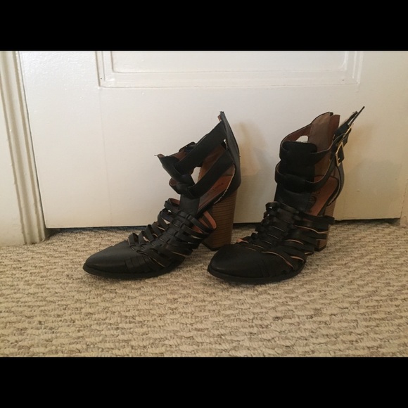 Eighties Throwback - rue21 etc. Open-Weave Shoe Boots - Picture 2 of 3